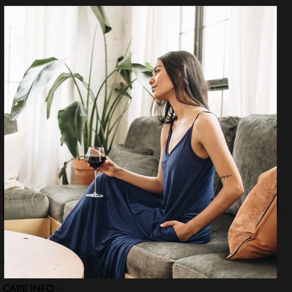 Blue Maxi Dress with Elegant Flowing Design